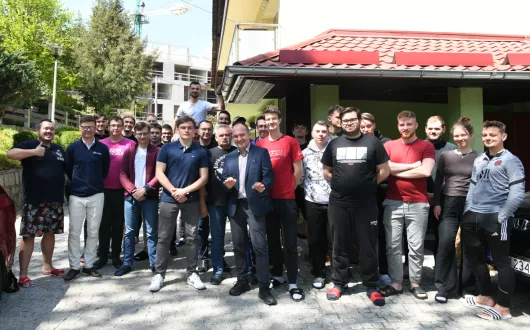 zdjęciu grupowe uczestników Letniej Szkoły Elektroniki 2025